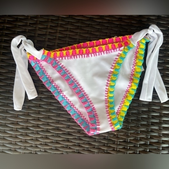 Platinum inspired solange Ferranini Crochet swim Bottom NWT white blue pink - Picture 4 of 8